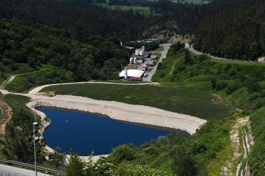 Photograph 1. Leachate pond at the COGERSA waste treatment center.