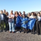 Foto de grupo en Monte Scarpino con la bandera LIFE